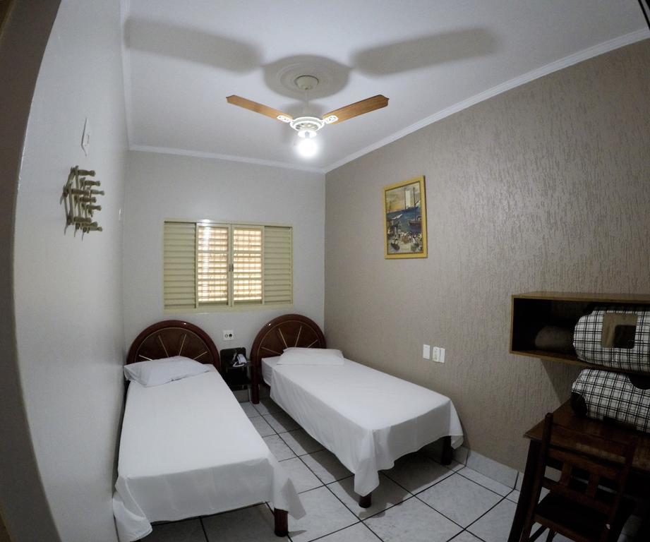 Hotel Tertulio'S Rio Claro  Exteriör bild